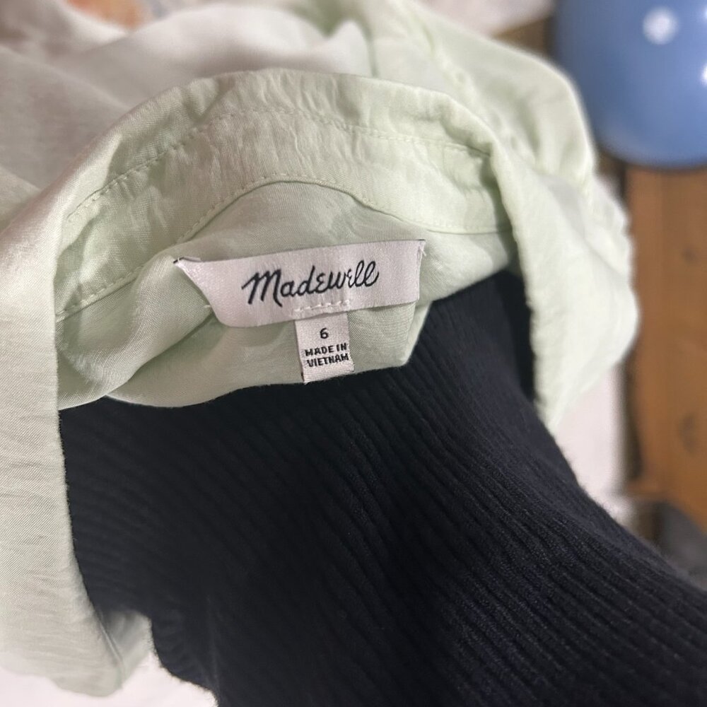 Madewell botton down, taylored waist, mint, 6, good condition - Picture 3 of 6